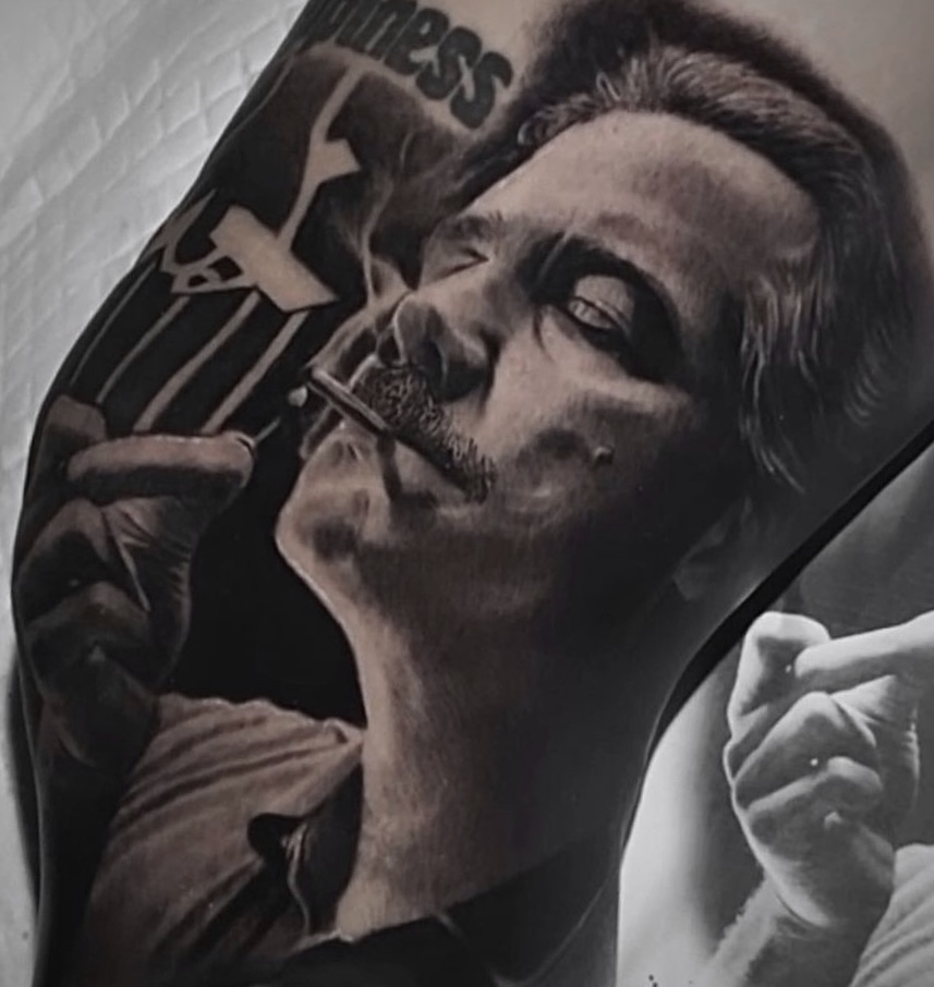 incredible-photo-realistic-portrait-tattoo-of-secret-arts-tattoo