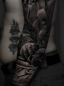 erga_tattoo_1779343104_3901735010266511433_4852543208